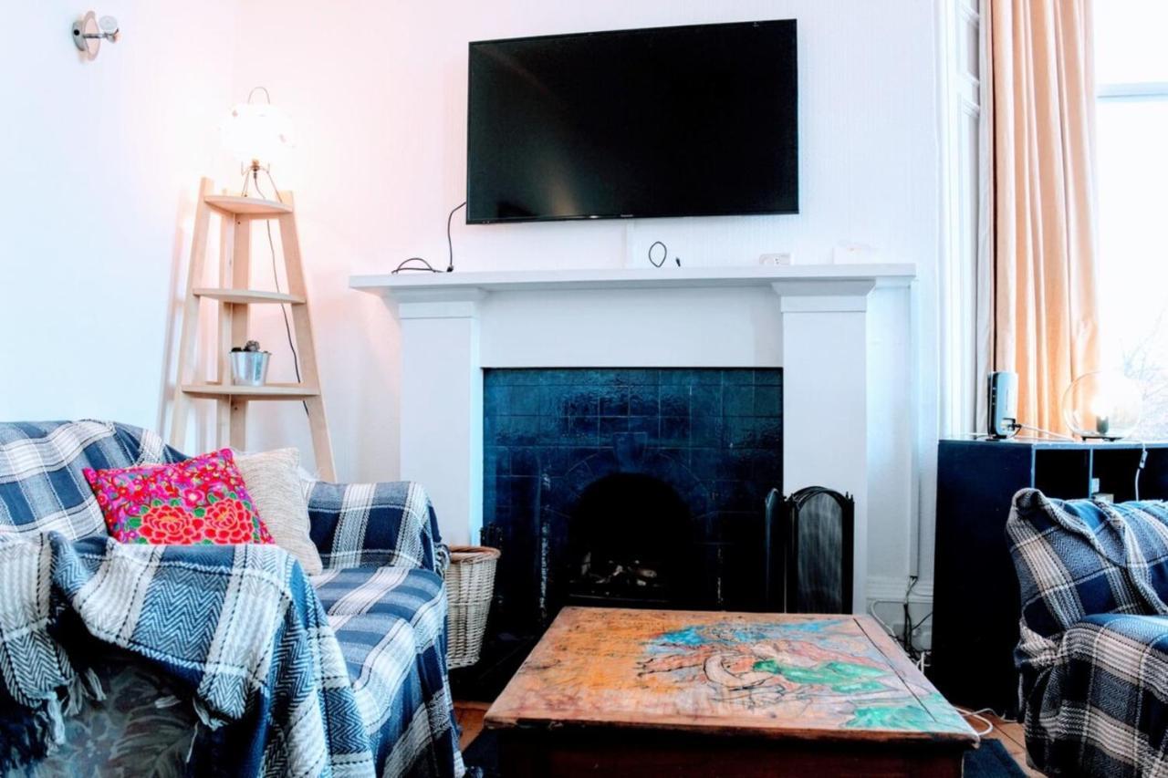 Traditional Apartment Oer The Meadows Edimburgo Exterior foto