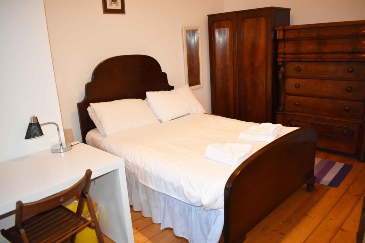 Traditional Apartment Oer The Meadows Edimburgo Exterior foto